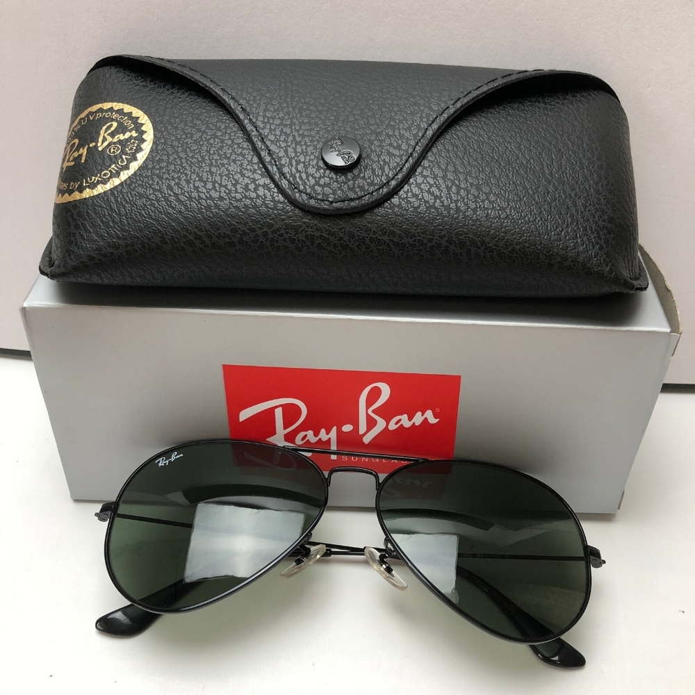 LIKE NEW RayBan Aviator Classic RB3025 Black Ray ban Sunglasses - Picture 5 of 12